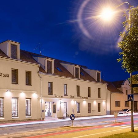 Wine & Wellness Hotel Besedni Dum Вальтице Екстер'єр фото