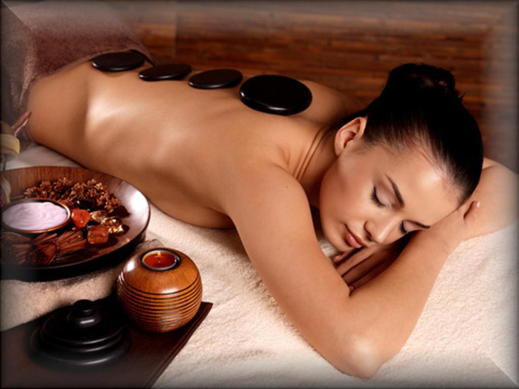 Wine & Wellness Hotel Besedni Dum Вальтице Екстер'єр фото