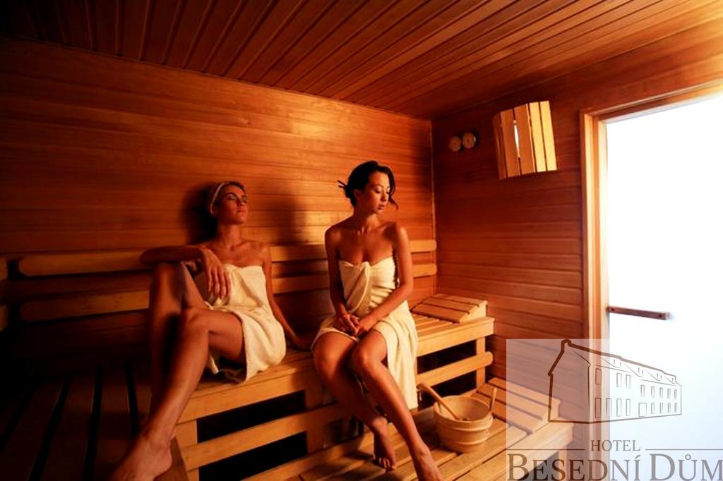 Wine & Wellness Hotel Besedni Dum Вальтице Екстер'єр фото